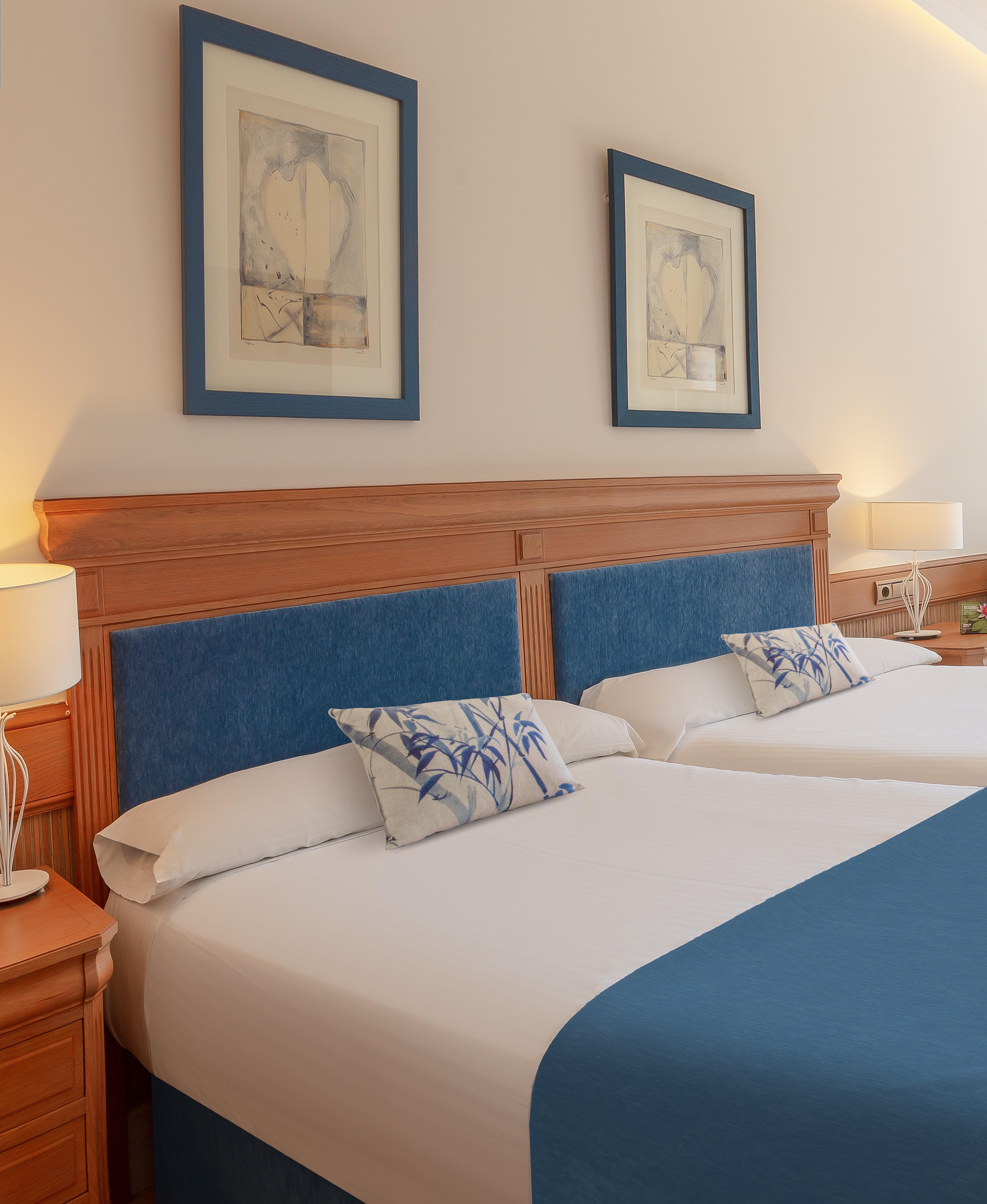멜리아 빌라 가데아 비치 호텔 알테아 외부 사진 A bedroom at the hotel