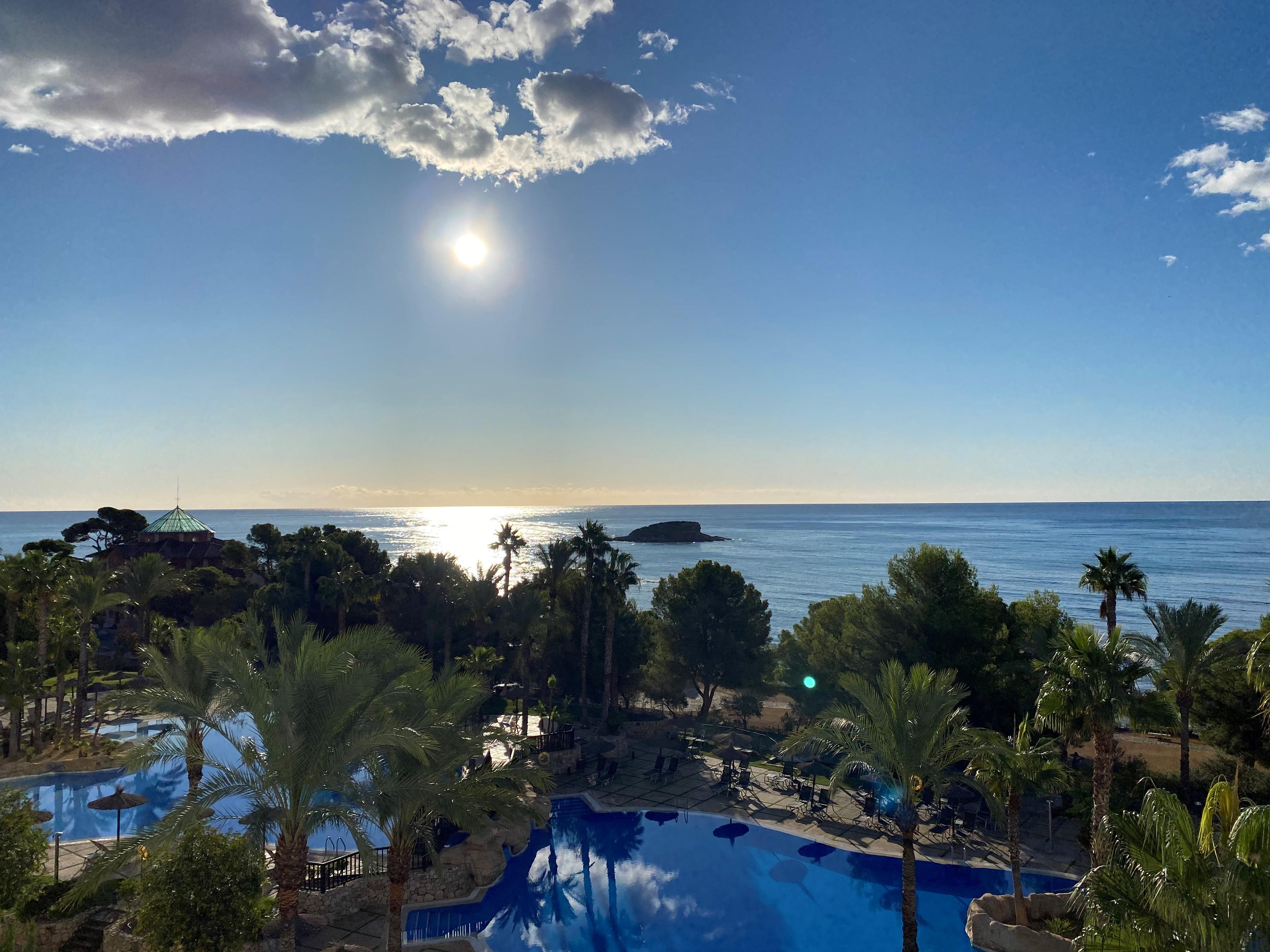멜리아 빌라 가데아 비치 호텔 알테아 외부 사진 Sunset at the resort