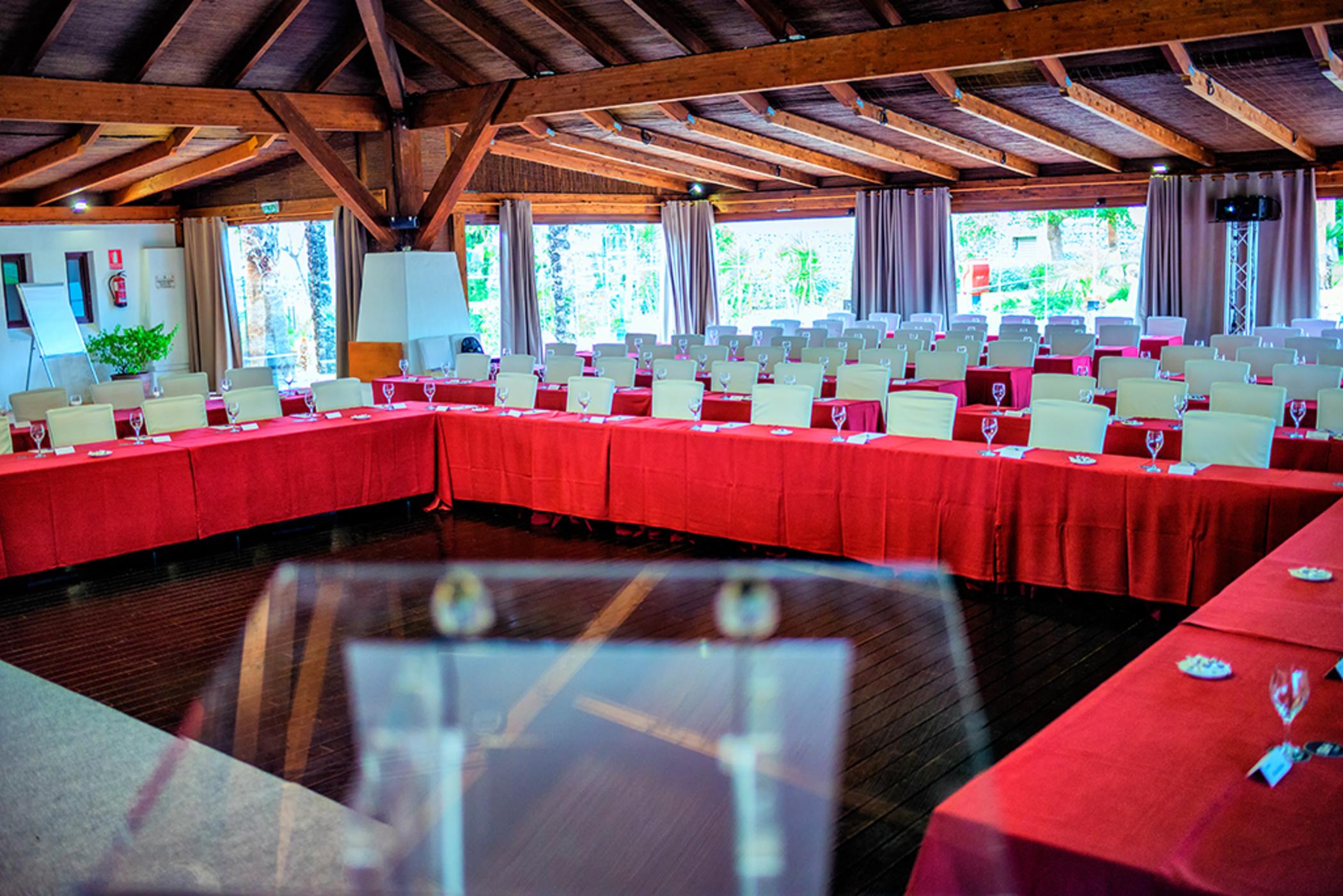 멜리아 빌라 가데아 비치 호텔 알테아 외부 사진 The conference room of the European University Viadana
