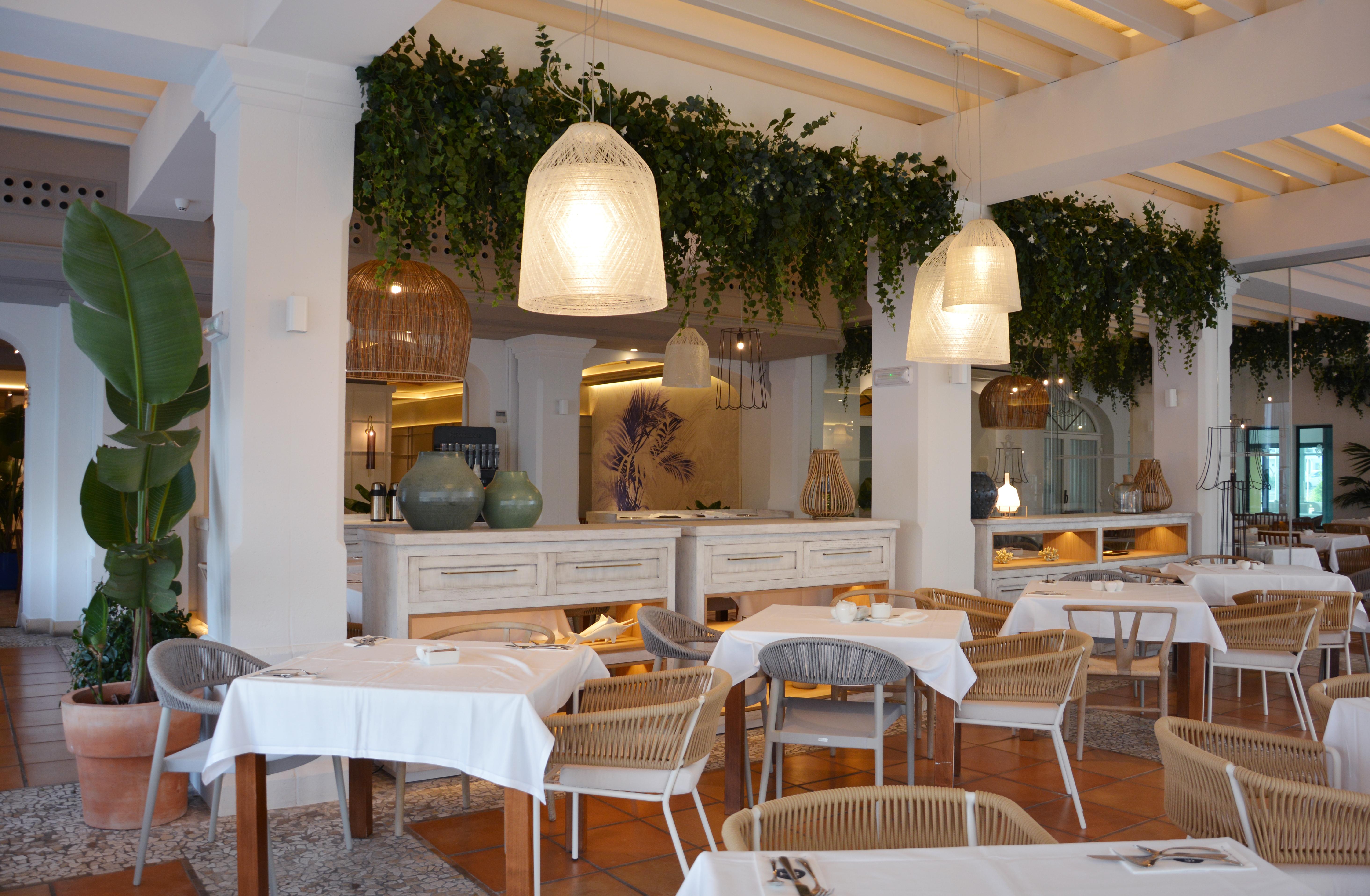 멜리아 빌라 가데아 비치 호텔 알테아 외부 사진 Restaurant interior