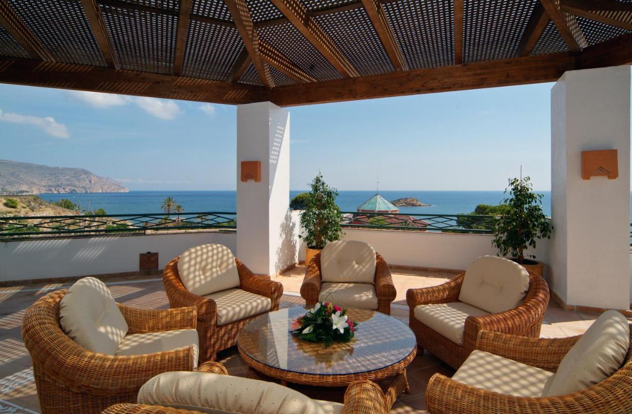 멜리아 빌라 가데아 비치 호텔 알테아 객실 사진 A pergola